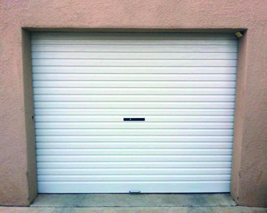 FXGD2450FW20-20GARAGE20SHUTTER20DOOR20FROST20WHITE-lifestyle.webp FXGD2450FW20 20GARAGE20SHUTTER20DOOR20FROST20WHITE lifestyle webp