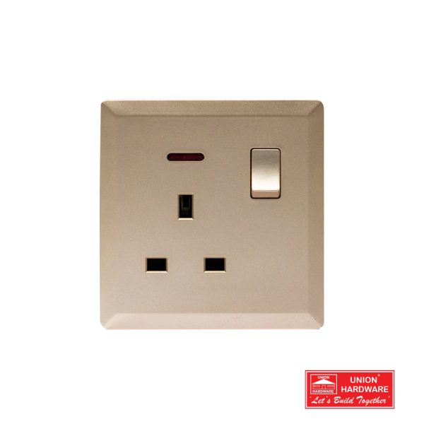 S7017G SWITCHED 13A SOCKET WITH NEON GOLD 600x600