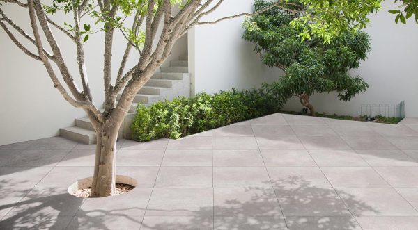 FXTIST20R02A20 20TILE20STRATUS20GRIS20600X600201 8M220A20GRADE20lifestyle 600x331